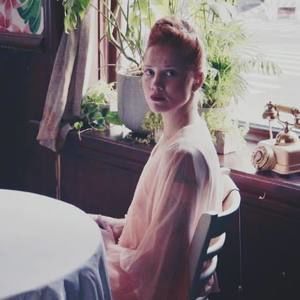 Meet your Posher, Zina